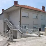 Apartman In Fuer 3 Personen By Interhome