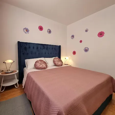 Apartman In Fuer 3 Personen By Interhome