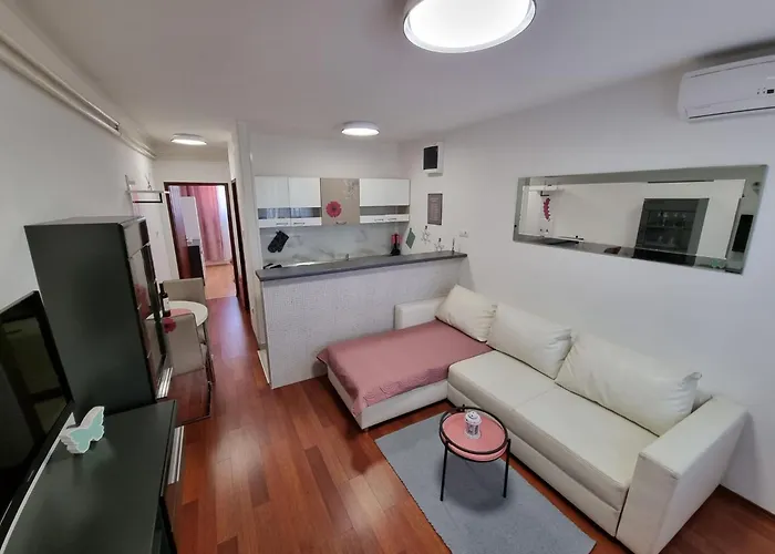 Apartman In Fuer 3 Personen By Interhome