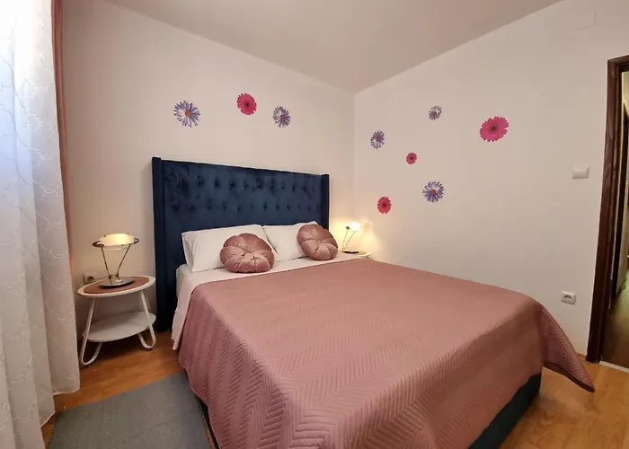 Apartman In Fuer 3 Personen By Interhome