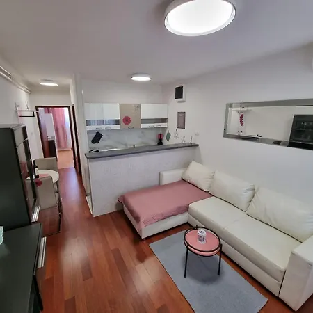 Apartment In Fuer 3 Personen By Interhome