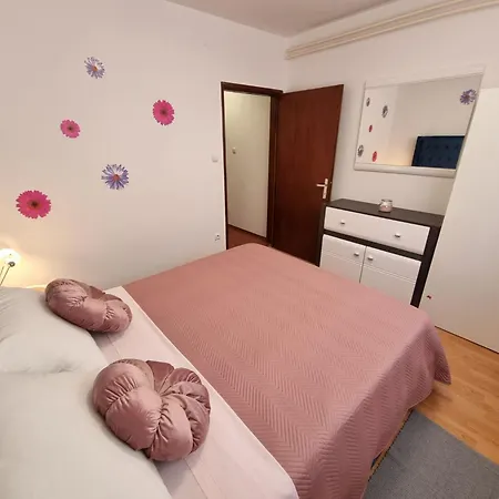 Daire In Fuer 3 Personen By Interhome